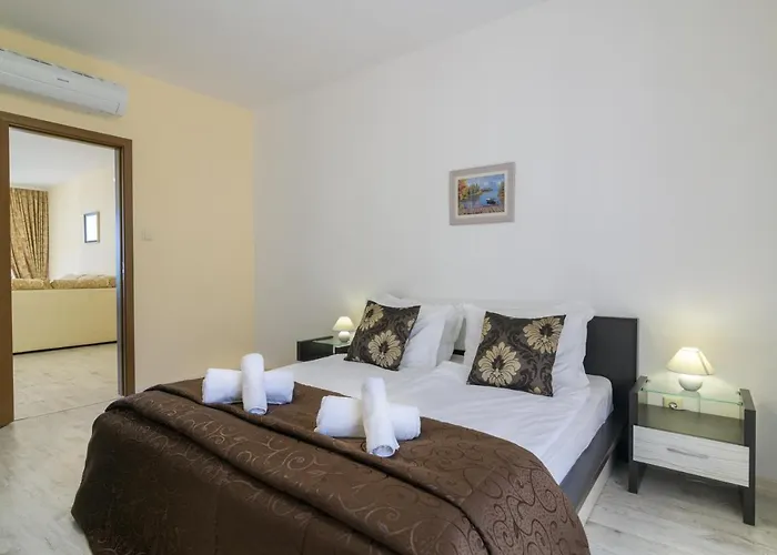 Cabacum Plaza Beach - High-speed Wifi Апартаменти Золоті Піски