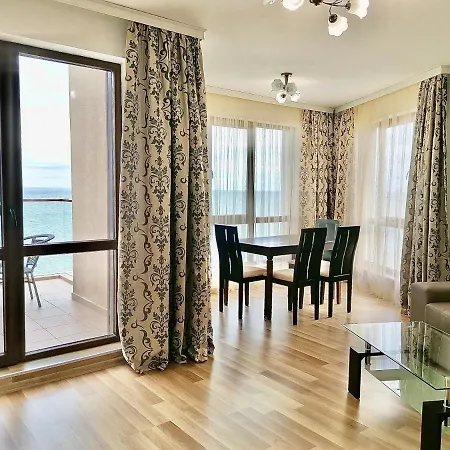 Cabacum Plaza Beach - High-speed Wifi Apartment